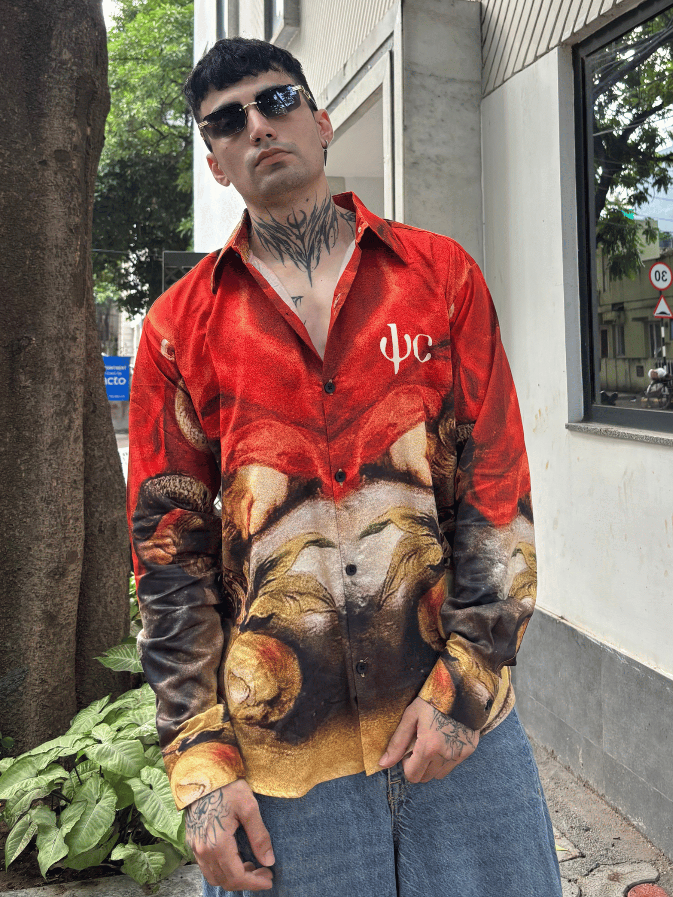 Venom Throne Shirt